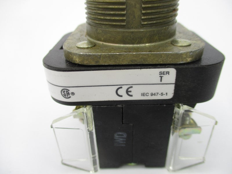 ALLEN BRADLEY 800T-FXNA7 SER. T (NO BULB) (AS PICTURED) NSNP