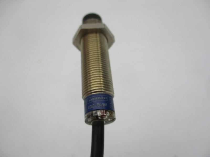 TELEMECANIQUE XS2M12PA370L2 12-48V NSNP