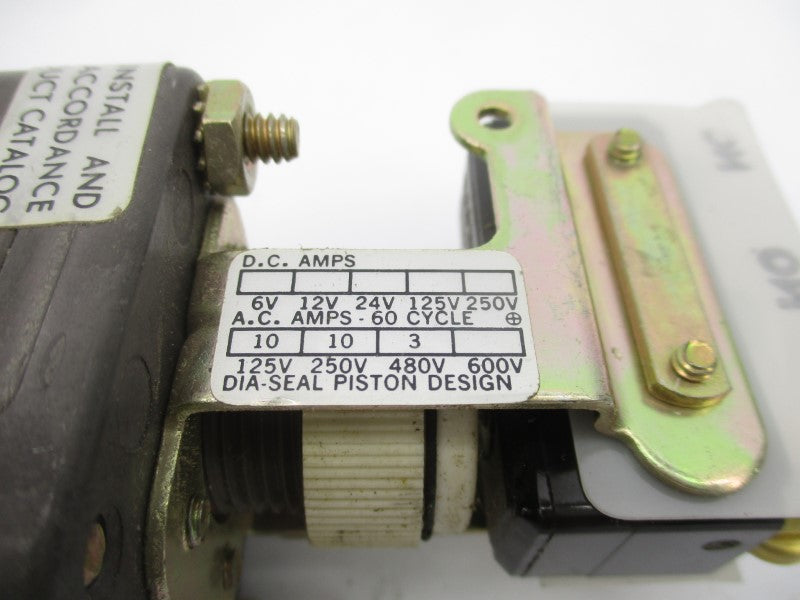 BARKSDALE E1S-H15 480VAC 3A 0-16PSI NSNP