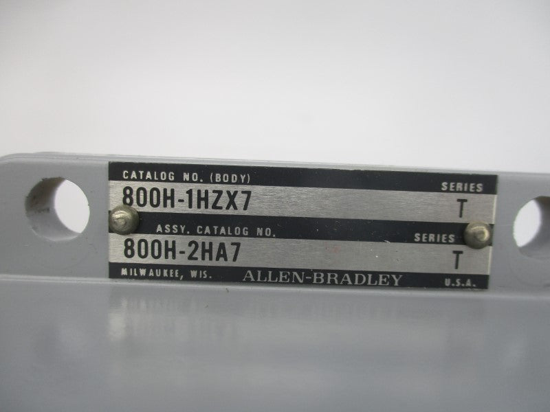 ALLEN BRADLEY 800H-2HA7 SER. T (BR/YL) NSMP