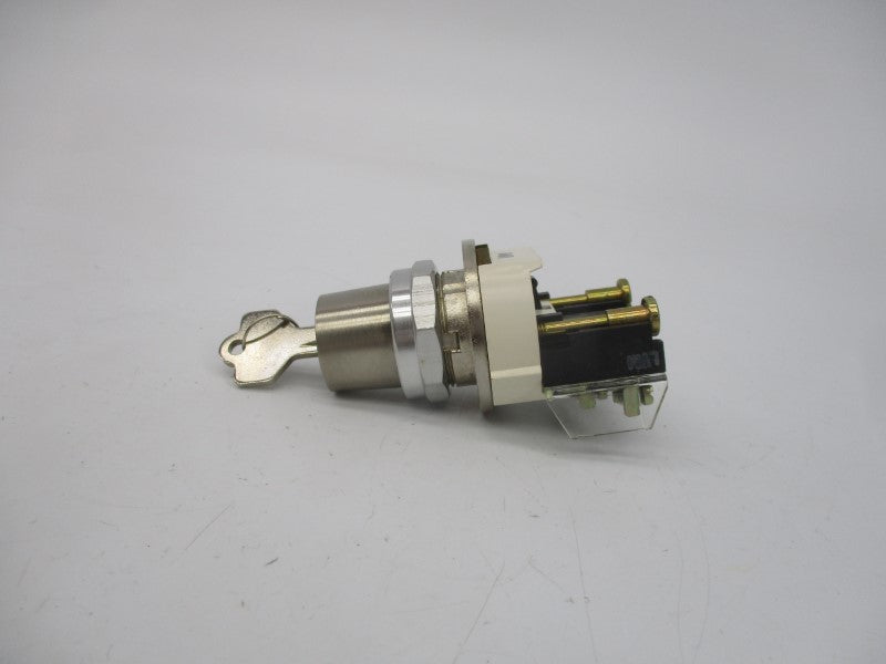 ALLEN BRADLEY 800T-H42A SER. T 600V (WH) NSMP