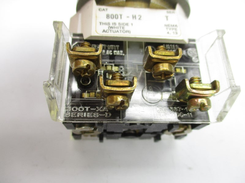 ALLEN BRADLEY 800T-H2B SER. T 600V (BK/YL) NSMP