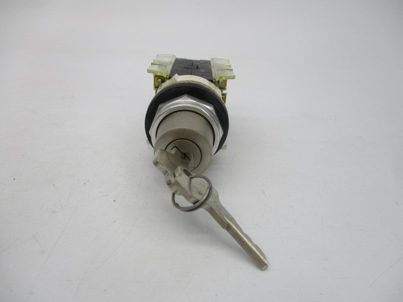 ALLEN BRADLEY 800T-J44C SER. T 600V (BK/YL) NSMP