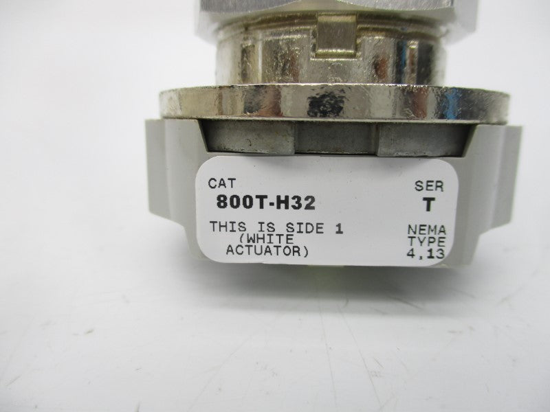 ALLEN BRADLEY 800T-H32 SER. T (WH) NSMP