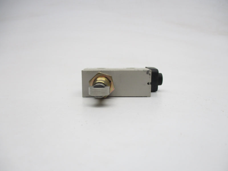 OMRON D4MC-5020 250VAC 10A NSNP