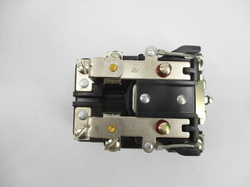 ALLEN BRADLEY 700-HG42Z24 SER. A 24VDC 30A (WH) NSMP