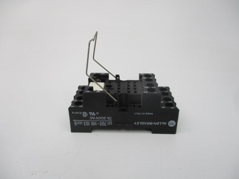 ALLEN BRADLEY 700-HN103 SER. B 300VAC 7A (AS PICTURED) NSNP