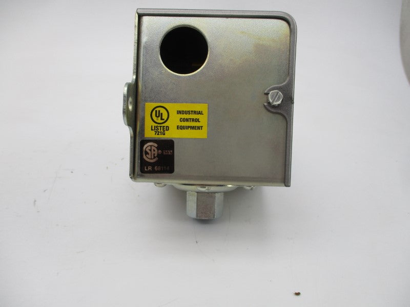 MERCOID CONTROL AP-153-33 120/240VAC-DC -10-50IN NSMP
