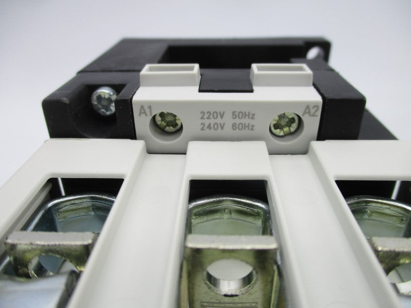 SIEMENS 3RT1044-1AP60 220/240V NSMP