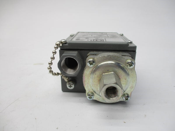 SQUARE D 9012GAW-4 SER. C 600V 240PSI NSMP