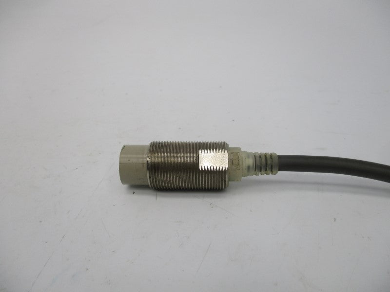 OMRON E2E-X14MD1 12-24VDC UNMP