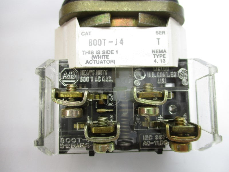 ALLEN BRADLEY 800T-J4A SER. T 600VAC UNMP