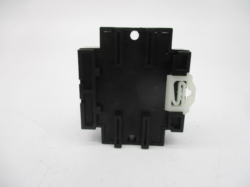 MACROMATIC 70170-D 300V 10A NSNP