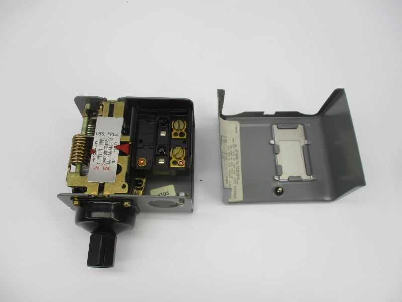 JOHNSON CONTROLS P70AA-5C 208/240V 17A 100PSI 1/4" NSMP
