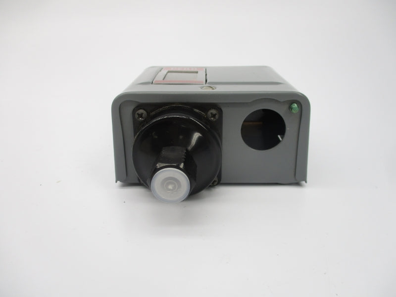 JOHNSON CONTROLS P70AA-5 208/240V 17A 100PSI 1/4" NSMP