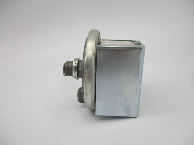 DWYER 1820-0 125-480VAC 15A 10PSI NSMP