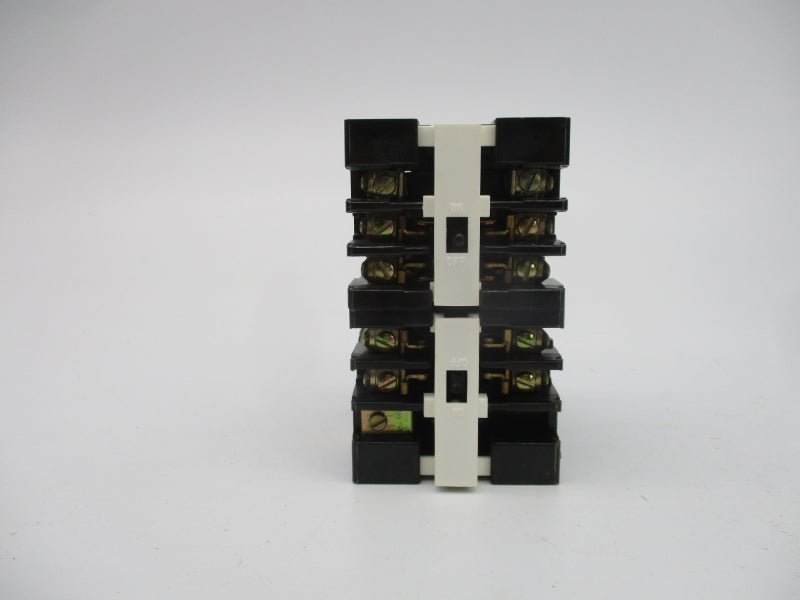 GENERAL ELECTRIC CR122A04702AA 300V 10A 0.2-50S NSMP