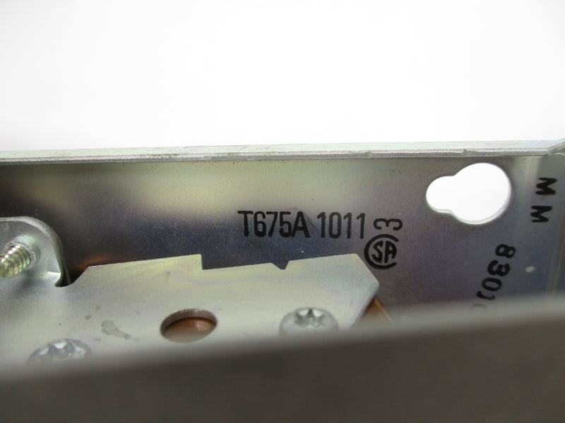 HONEYWELL T675A 1011 277V 0-100'F NSNP