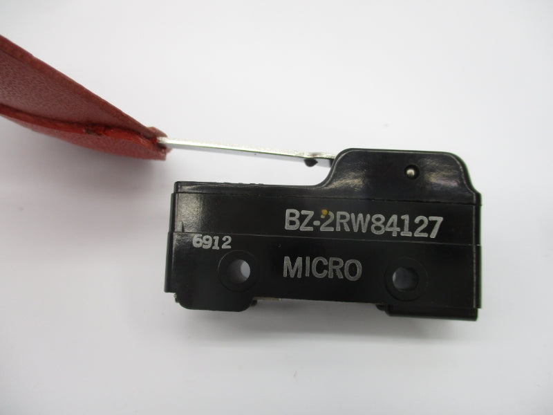 MICRO SWITCH BZ-2RW84127 480VAC 15A (AS PICTURED) NSNP