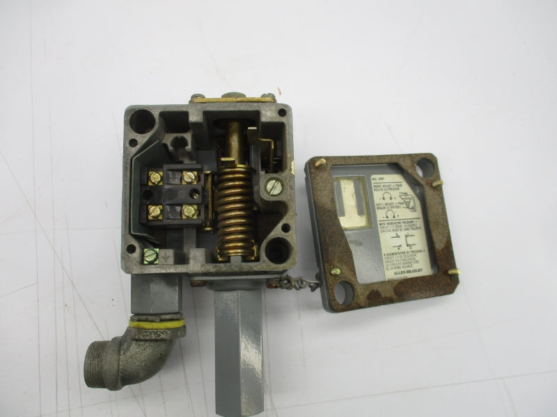 ALLEN BRADLEY 836T-T254J SER. CB 600VAC 20-300PSI UNMP