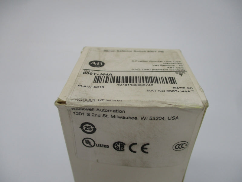 ALLEN BRADLEY 800T-J44A SER. T (WH) NSFS