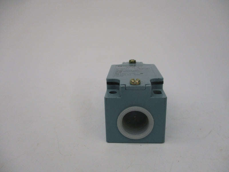 TELEMECANIQUE XCK-J167 240V 3A NSNP