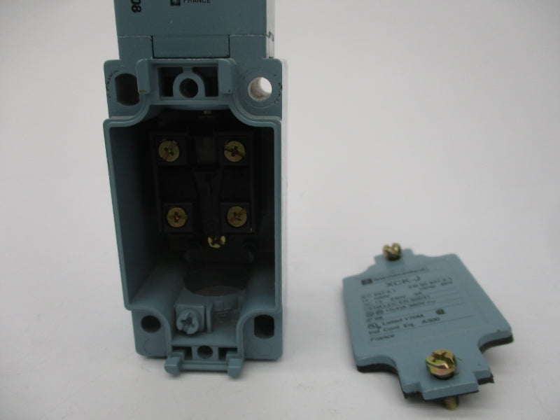 TELEMECANIQUE XCK-J167 240V 3A NSNP