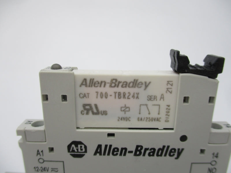 ALLEN BRADLEY 700-HLT1U24 SER. A 24VAC/DC (WH) NSMP