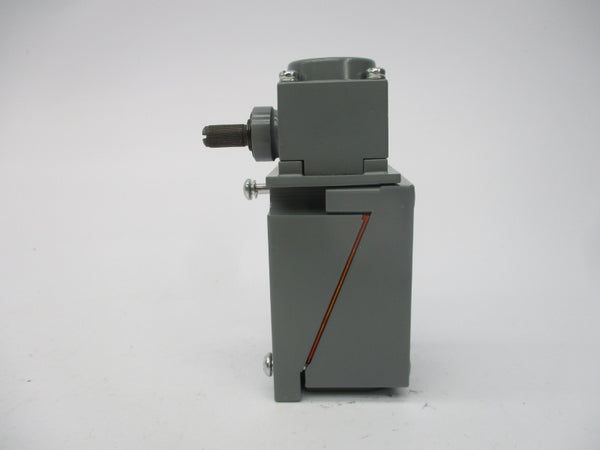 ALLEN BRADLEY 802T-NPTPV SER. J 300VAC (WH) NSMP