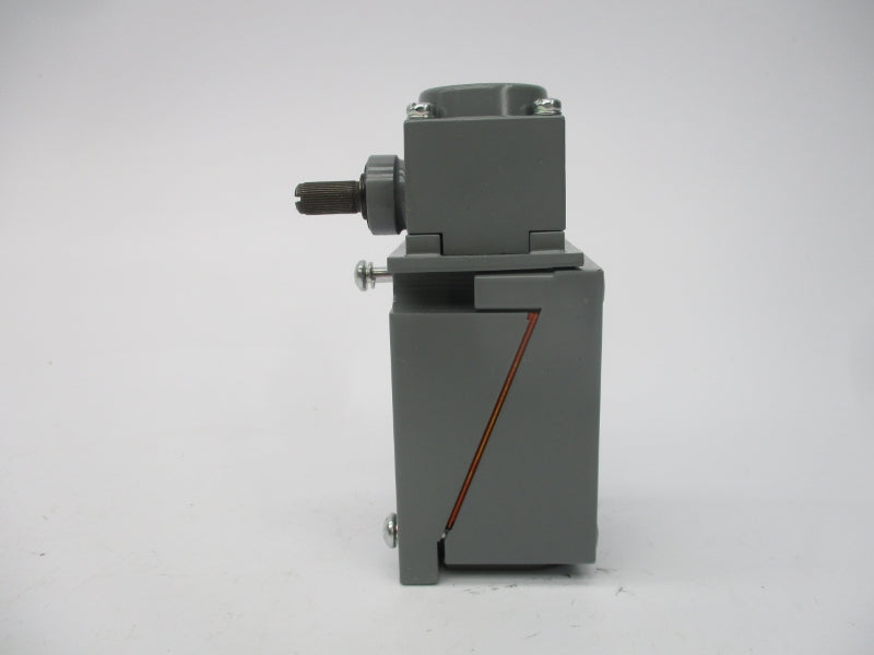 ALLEN BRADLEY 802T-NPTPV SER. J 300VAC (WH) NSMP
