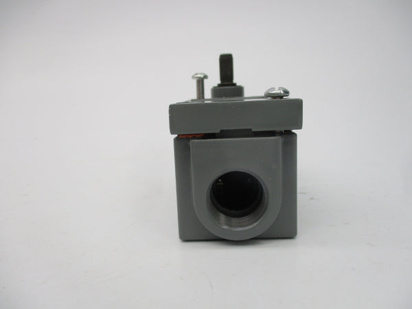 ALLEN BRADLEY 802T-NPTPV SER. J 300VAC (WH) NSMP