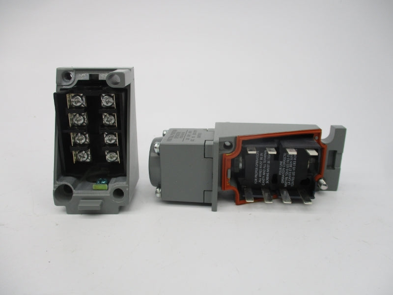 ALLEN BRADLEY 802T-NPTPV SER. J 300VAC (WH) NSMP