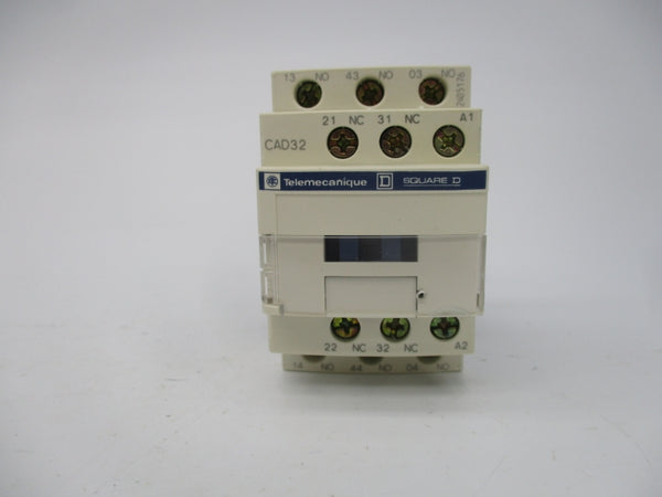TELEMECANIQUE CAD32G7 20484 120V 10A NSMP