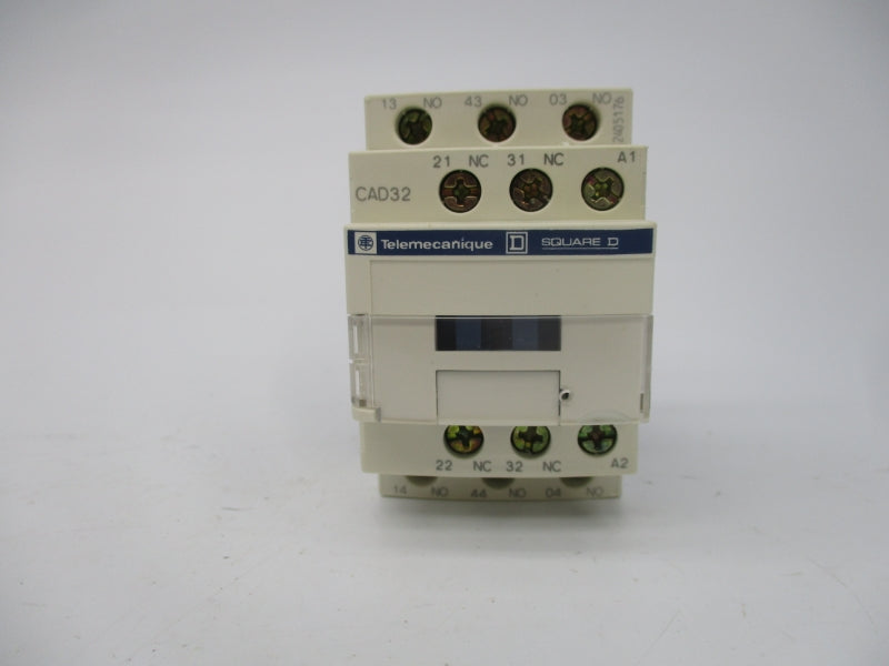 TELEMECANIQUE CAD32G7 20484 120V 10A NSMP