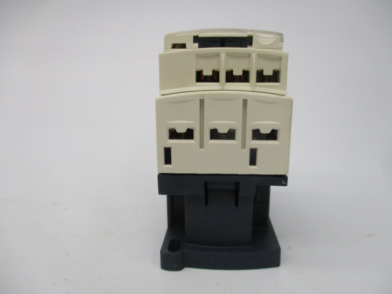 TELEMECANIQUE CAD32G7 20484 120V 10A NSMP