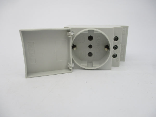 SIEMENS 5TE6802 250V 16A NSNP