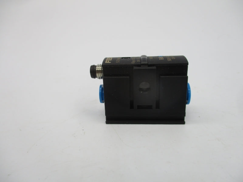 FESTO SDE5-D10-O-Q6-P-M8 527464 15-30VDC NSMP