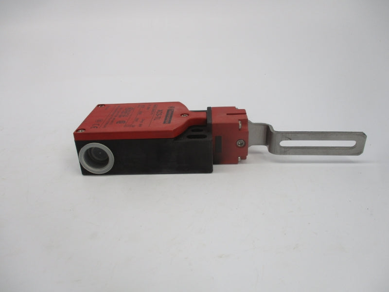 TELEMECANIQUE XCS TL883 240V 3A NSMP