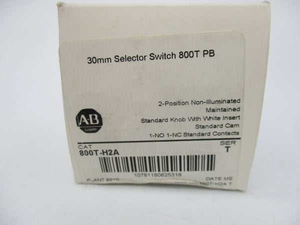 ALLEN BRADLEY 800T-H2A SER. T (WH) NSFS
