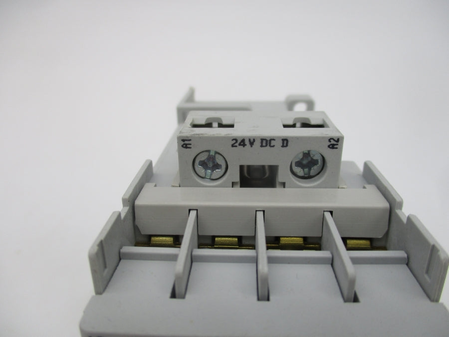 ALLEN BRADLEY 700-CF310DJ SER. A 24VDC 20A (BR/WH) NSMP