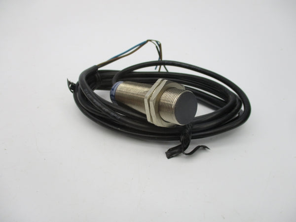 TELEMECANIQUE XS1M18PA370 12-48VDC NSMP