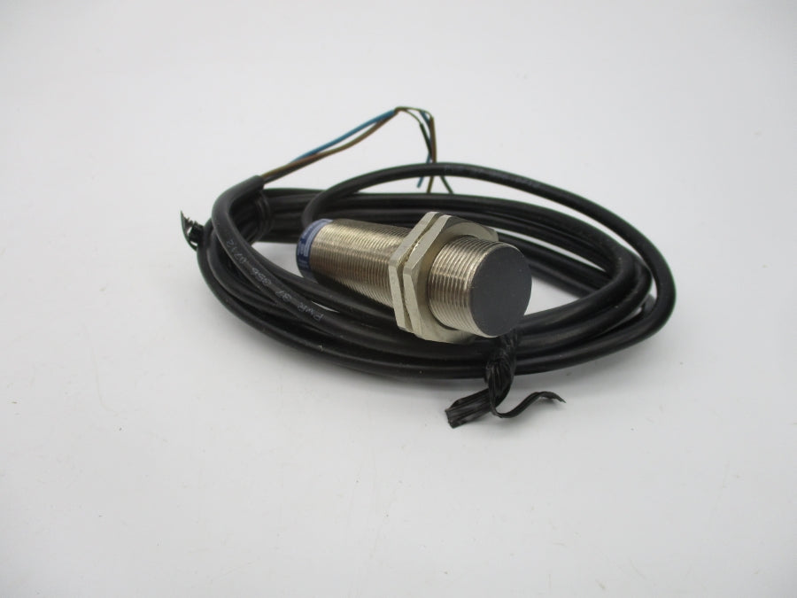 TELEMECANIQUE XS1M18PA370 12-48VDC NSMP