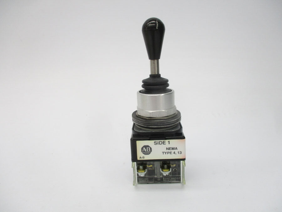 ALLEN BRADLEY 800T-T2H3EEXX SER. T (WH) NSMP