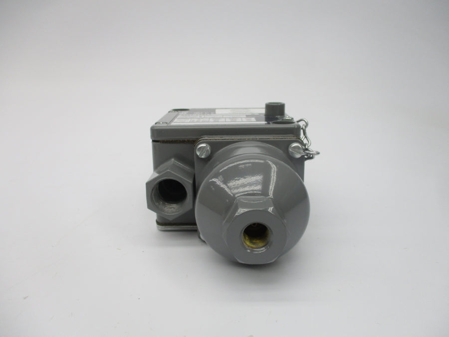 ALLEN BRADLEY 836T-T251J SER. B 120-600VAC 2-7PSI (BR/WH) NSMP