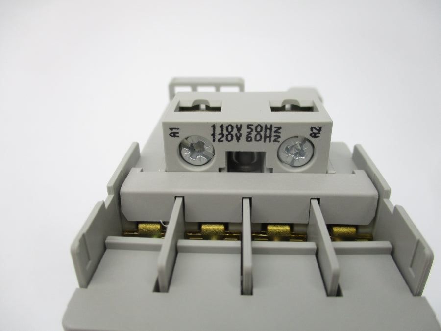 ALLEN BRADLEY 100-C12D10 SER. A 110/120V 32A (BR/WH) NSMP