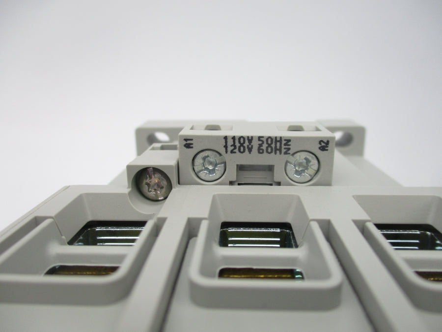 INDUSTRIAL SPARE PART 100-C60D00 SER. B 110/120V 100A (BR/WH) NSMP