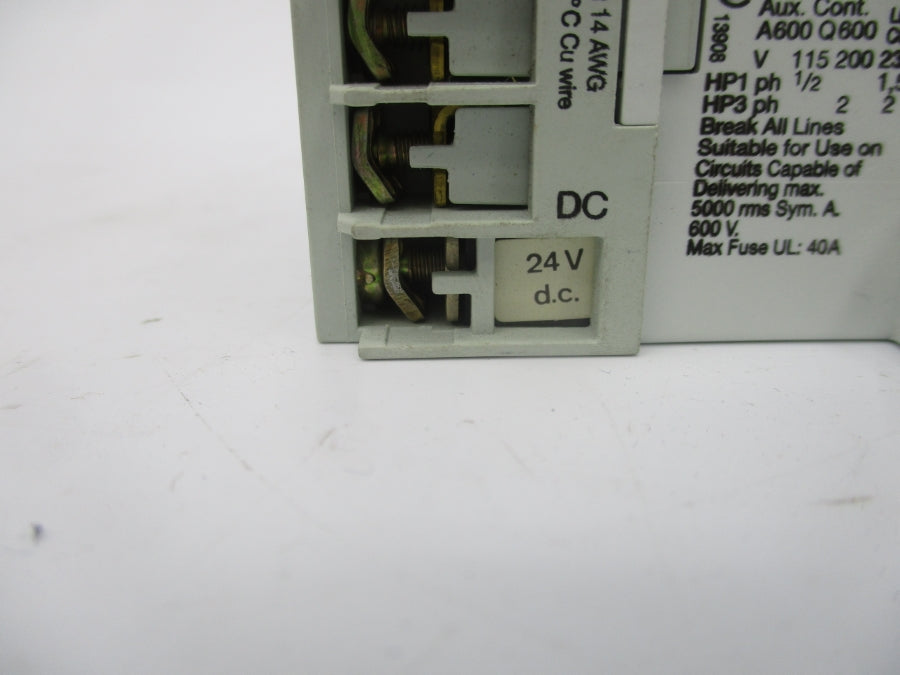 ALLEN BRADLEY 100-M09NZ243S SER. A 24VDC (BR/WH) NSMP