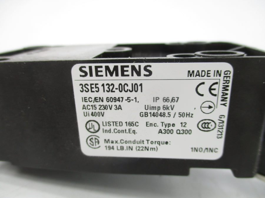 SIEMENS 3SE5132-0CJ01 230V 3A NSMP