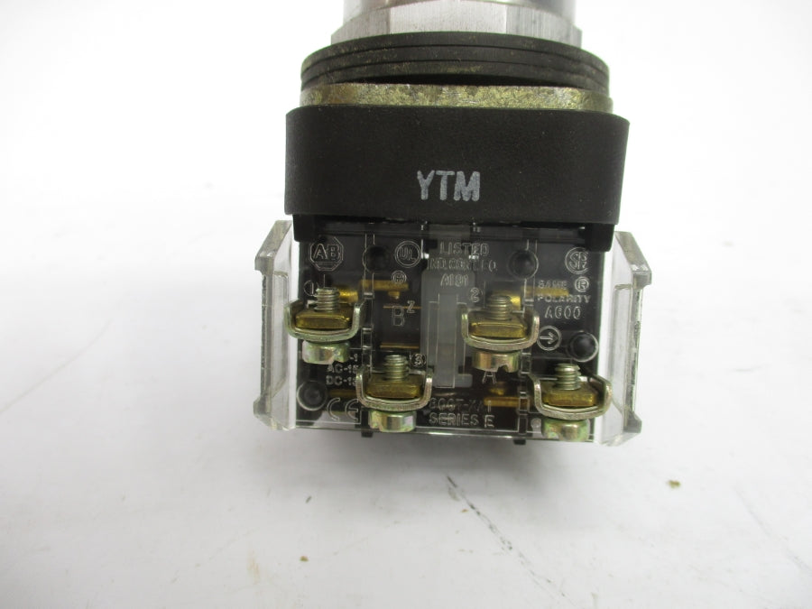 ALLEN BRADLEY 800T-FXQH24RA1 SER. T 24VAC/DC (WH) NSMP