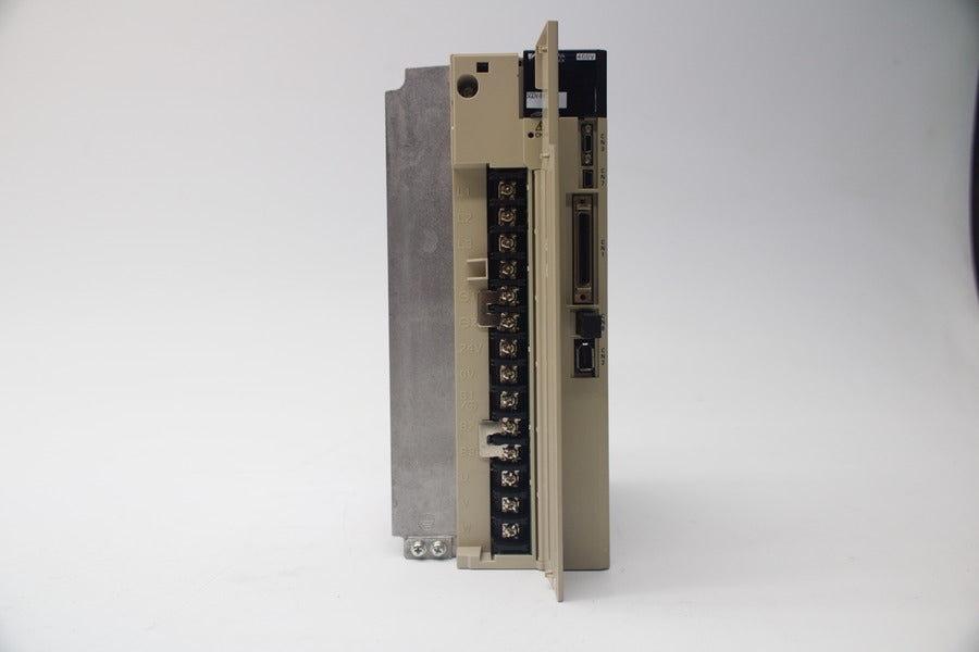 YASKAWA ELECTRIC SGDV-8R4D01A 380-480V 4.9A NSNP